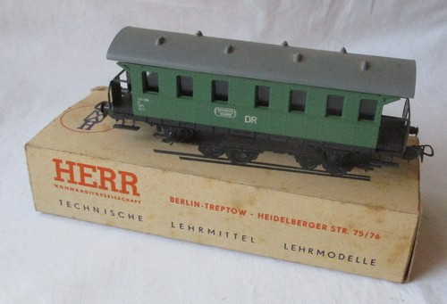 Herr reisezugwagen - -,