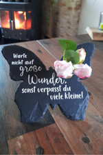 Schiefer Schmetterling mit