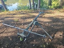 Behr Alu Rod Pod mit Rutenablage für vier Angelruten 4-Bein Rutenständer drehbar