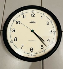 Wanduhr Kundo Spacetimer Radio