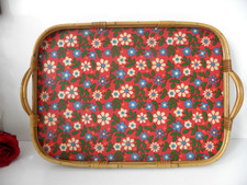 Stabiles Serviertablett aus