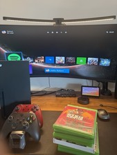 Microsoft Xbox Series X 1 TB Schwarz/ 2 Controller,  7 Spiele, Wandhalterung