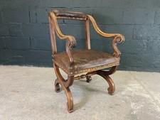 Antiker französischer Thronsessel aus Leder mit Nieten, um 1900