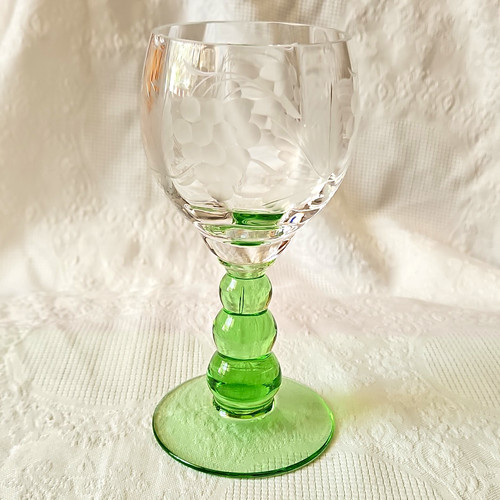 Weinglas aus glas grüner - weinglas,