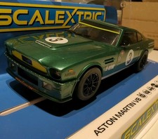 Scalextric C4256 ASTON MARTIN