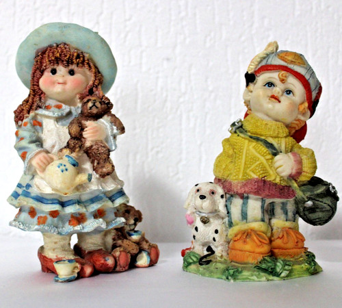 Zwei alte figuren mädchen - ,