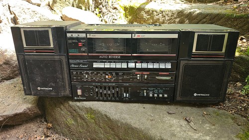 Ghettoblaster hitachi trk 550 - hitachi, trk-550
