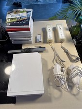 Nintendo Wii Konsole, 2x kontroller, 10x Spiele, 2x Nunchucks, HDMI Adapter,