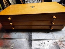 Furniturenkasten Holz 3 Schübe mit Kleinteilen für Uhren