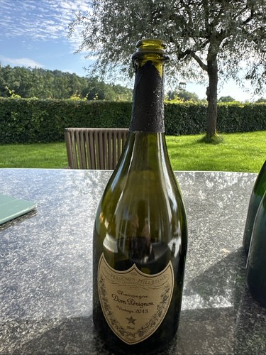 Eine leere champagner flasche - eine, champagner,flasche