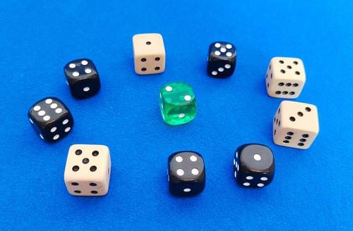 Alte würfel spielwürfel - alte,
