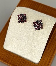 TRAUMHAFTE GRANAT OHRSTECKER