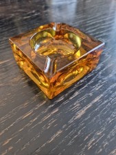 Vintage Kristallglas-Aschenbecher aus den 60er Jahren – Bernsteinfarben, quadrat