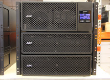 APC / Schneider Electric Smart-UPS SRT6KRMXLI 6000VA 230V USV + 2 x SRT192RMBP