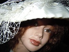 eleganter Brauthut, eleganter Sommerhut 57 cm W.Satin m. Netz u,.Blütenschmuck 