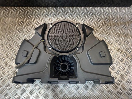 Subwoofer hinten