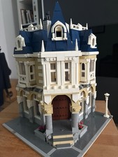 Disney Schloss Alternative MOC aus Klemmbausteinen und Lego - Modular Building