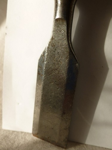 Stechbeitel mit kirschen - -,