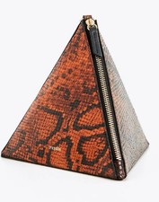 Uterqüe Leder Dreiecktasche