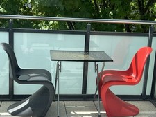 VITRA HAL Stuhl schwarze Beine