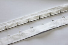 Korsagenband Haken und Ösen