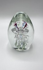 Schwerer Briefbeschwerer Glas