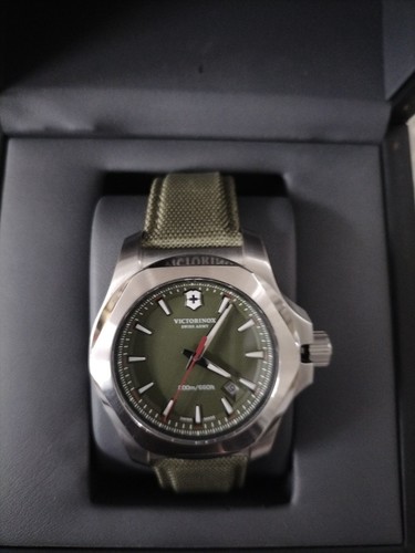 Victorinox swiss army 44mm - victorinox,