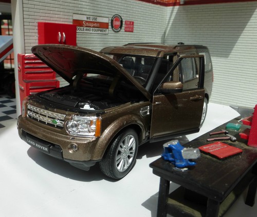 Land rover discovery 4 - 1:24,