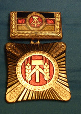 DDR ORDEN "kleiner Held" des Sozialismus ,Arbeit ,mit Interimspange