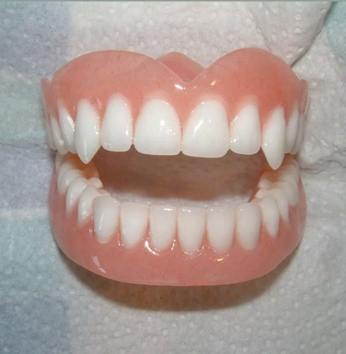 Vampir,Zahnprothese,zahnersatz