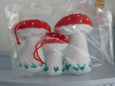 3 x Fliegenpilz gehäkelt  rot / Weiß / grün  Deko Handarbeit   15, 13 u. 11 cm