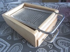 Käsereibe / Parmesanhobel aus Holz+Metall – 3-teilig - mit Käseschublade ROMINOX