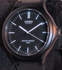 Casio Analog Herren Armanduhr, Schwarz Silikonarmand