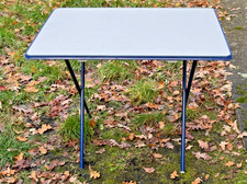 stabiler Klapptisch Weiß/blau
