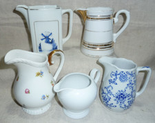 5 Stück Sahne-Kännchen Porzellan Holländer Zwiebelmuster Blümchen ua.