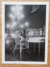 Foto Weihnachten 1931 / Tannenbaum mit Kind und Spielzeug + Kaufmannsladen (2)