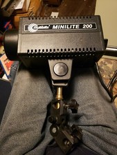 Multiblitz Minilite 200 