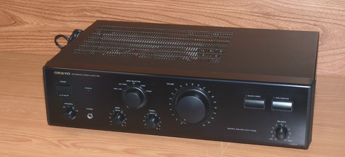 Onkyo 8820 integrated - -,