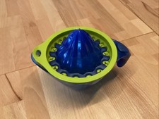 Tupperware - P19 CombiPlus, Messgenau / Messbecher blau 500 ml + Zitronenpresse