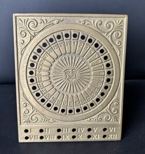 Vintage sonnenuhr aus - sonnenuhr, messing