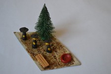 alter Kerzenhalter Figuren auf Pappe Weihnachtsleuchter DDR ? Weihnachtsdeko