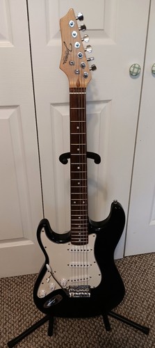 Johnson left handed strat - johnson,