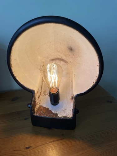 Lampe aus viehtränke - lampe,