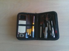 Nagel Etui schwarz, 13-tlg., mit Reisverschluß, unbenutzt ca. 15x10x2 cm