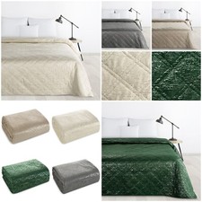 Bettüberwurf Steppdecke aus Velours für Doppelbett mit silbernen Details