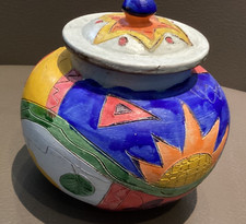 HANDGEMACHTE KERAMIK AUS