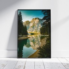 Bergsee mit Reflektion im
