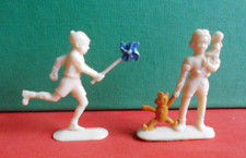 2 alte Margarinefiguren