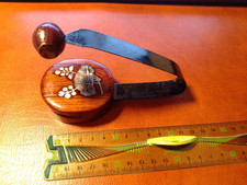 Kleines Objekt mit Kastanien