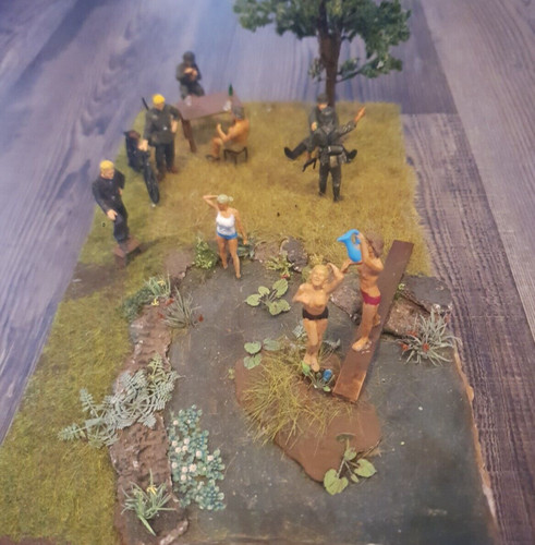 Diorama mit sexy frauen - mit,
